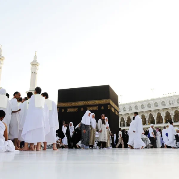 Perlengkapan Umroh Pria & Wanita yang Harus Kamu Tahu Sebelum Berangkat